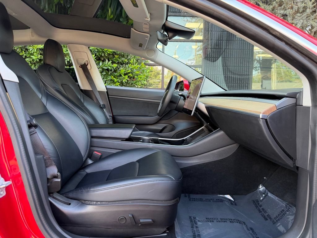 Used 2020 Tesla Model 3 Standard Range RWD image 33
