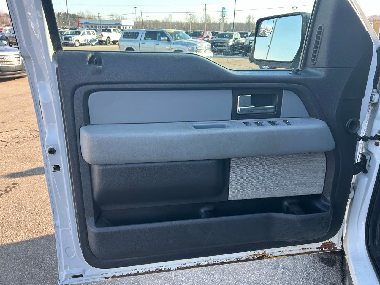 Used 2013 Ford F150 XLT w/ Trailer Tow Pkg image 14