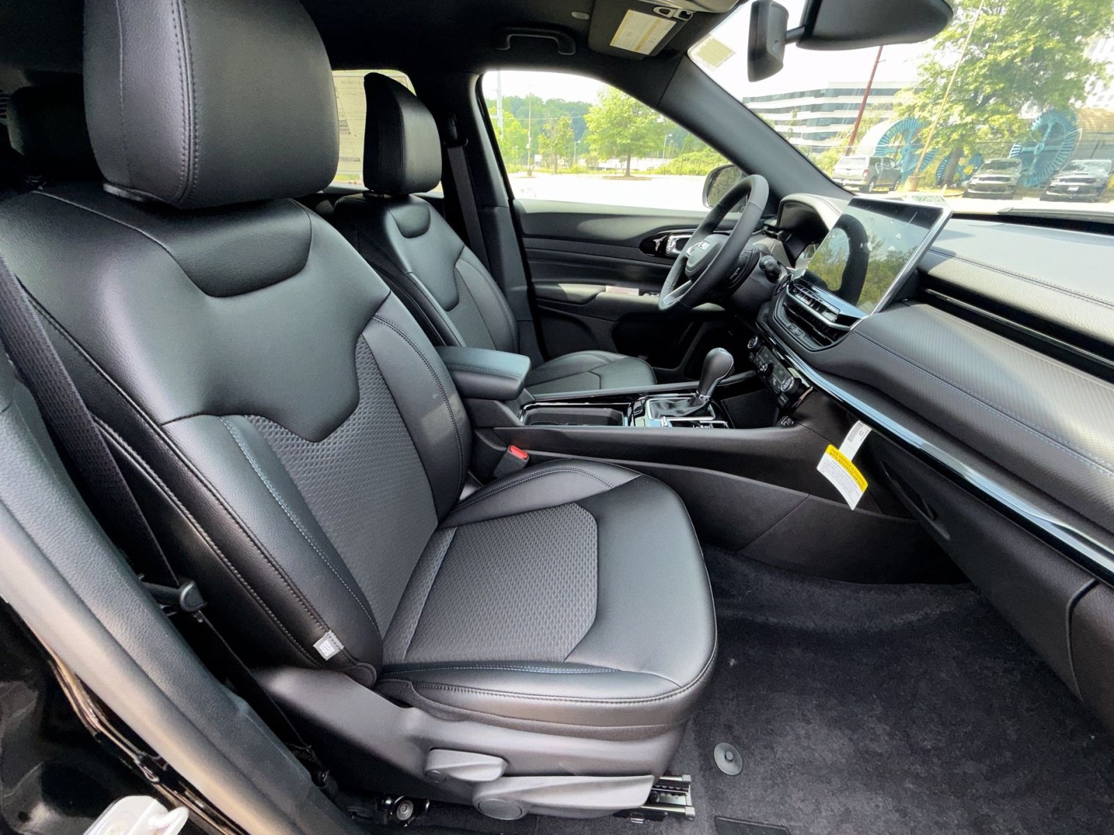 New 2026 Jeep Compass Latitude AWD/4WD image 23