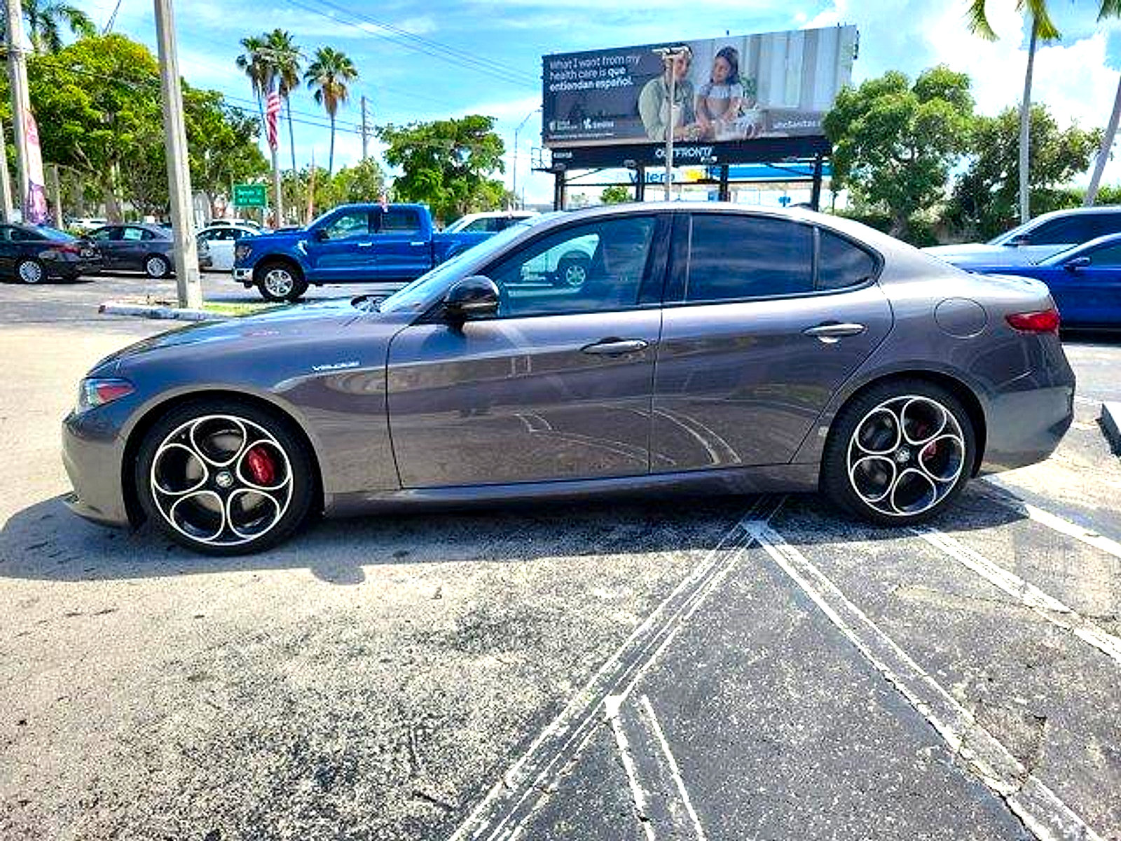 Used 2023 Alfa Romeo Giulia Veloce RWD image 4