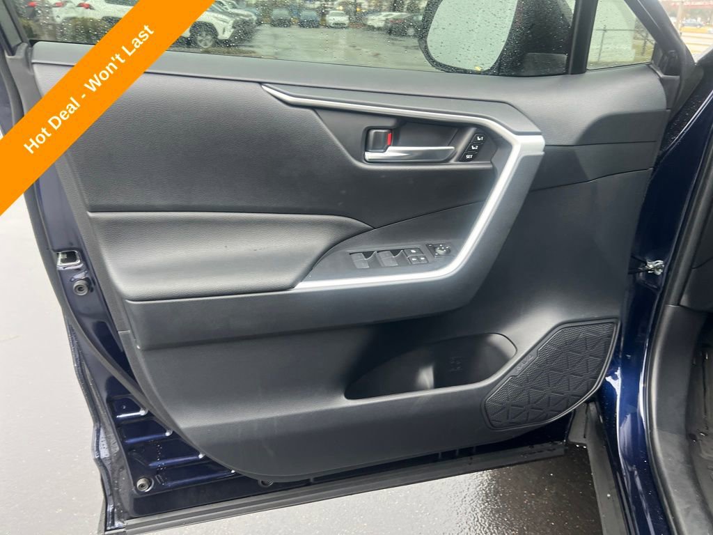 Certified 2025 Toyota RAV4 XLE Premium image 9