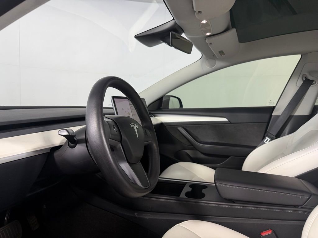 Used 2023 Tesla Model 3 Standard Range image 22
