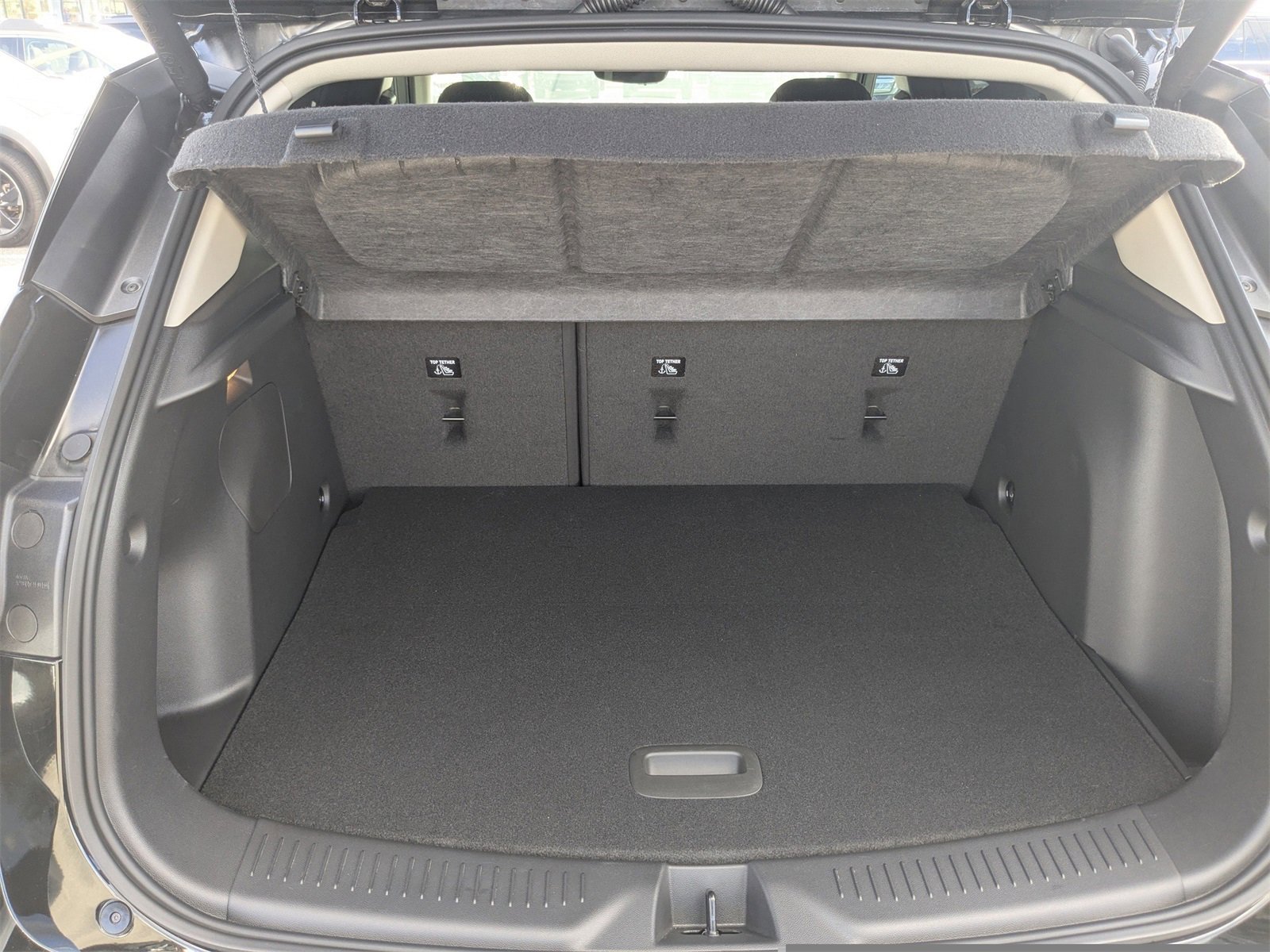 Used 2025 Buick Encore GX Avenir w/ Avenir Technology Package image 13