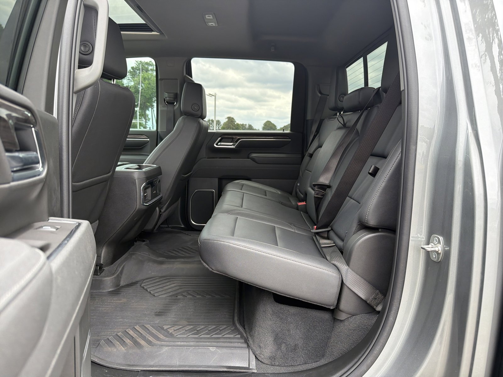 Used 2025 Chevrolet Silverado 2500 LTZ w/ LTZ Plus Package AWD/4WD image 28