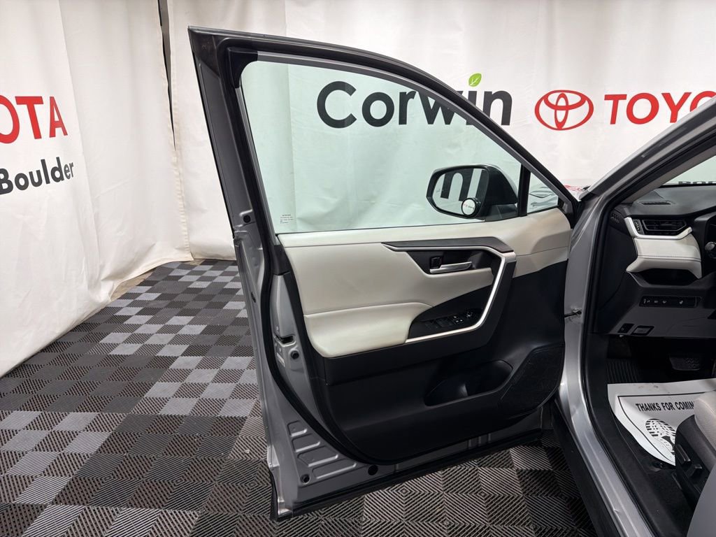 Used 2021 Toyota RAV4 XLE w/ XLE Grade Weather Package image 21