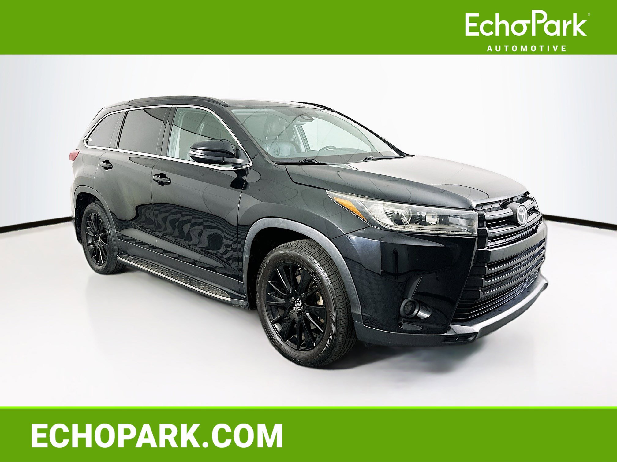 Used 2019 Toyota Highlander SE image 1