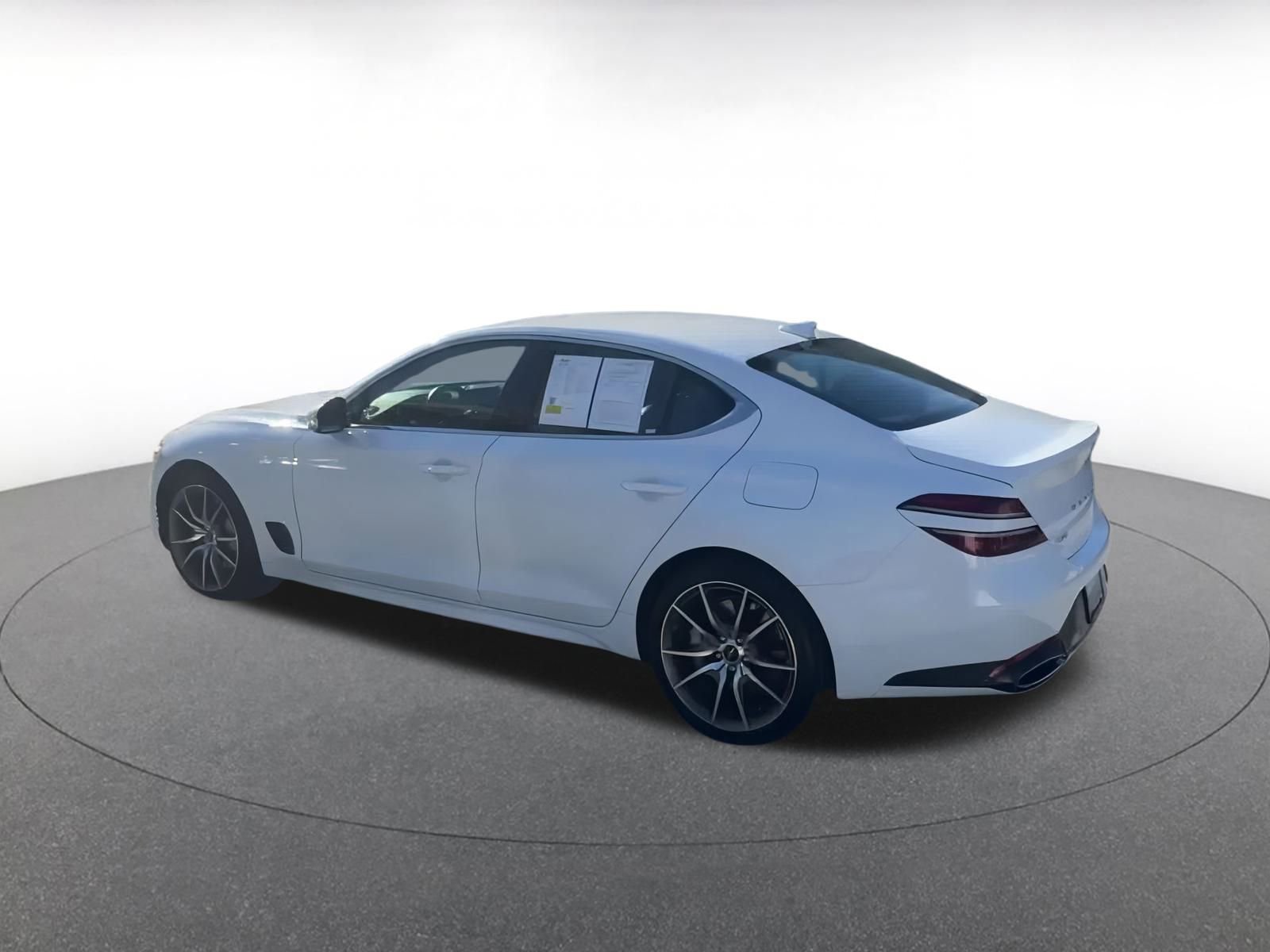 Used 2025 Genesis G70 2.5T image 11