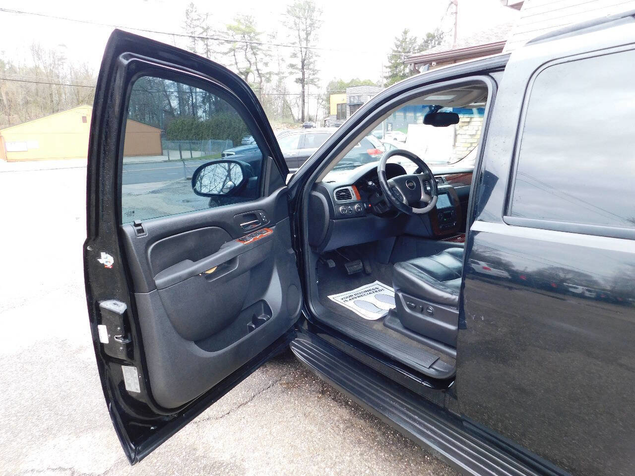 Used 2013 Chevrolet Tahoe LT w/ Luxury Package image 27