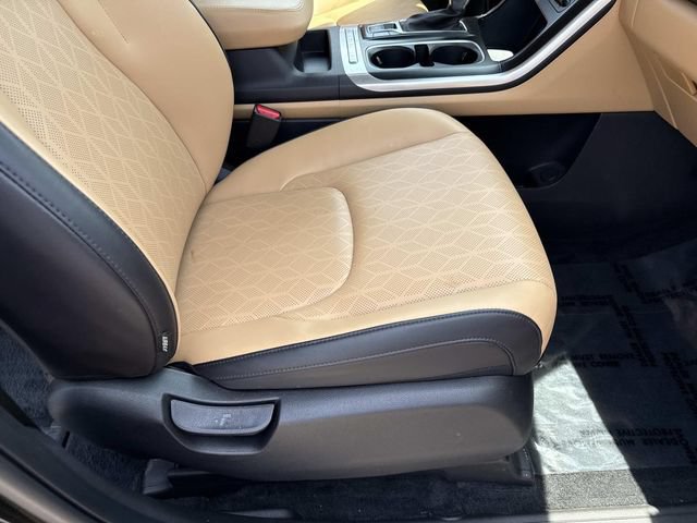 Used 2024 Kia Carnival LX FWD image 10