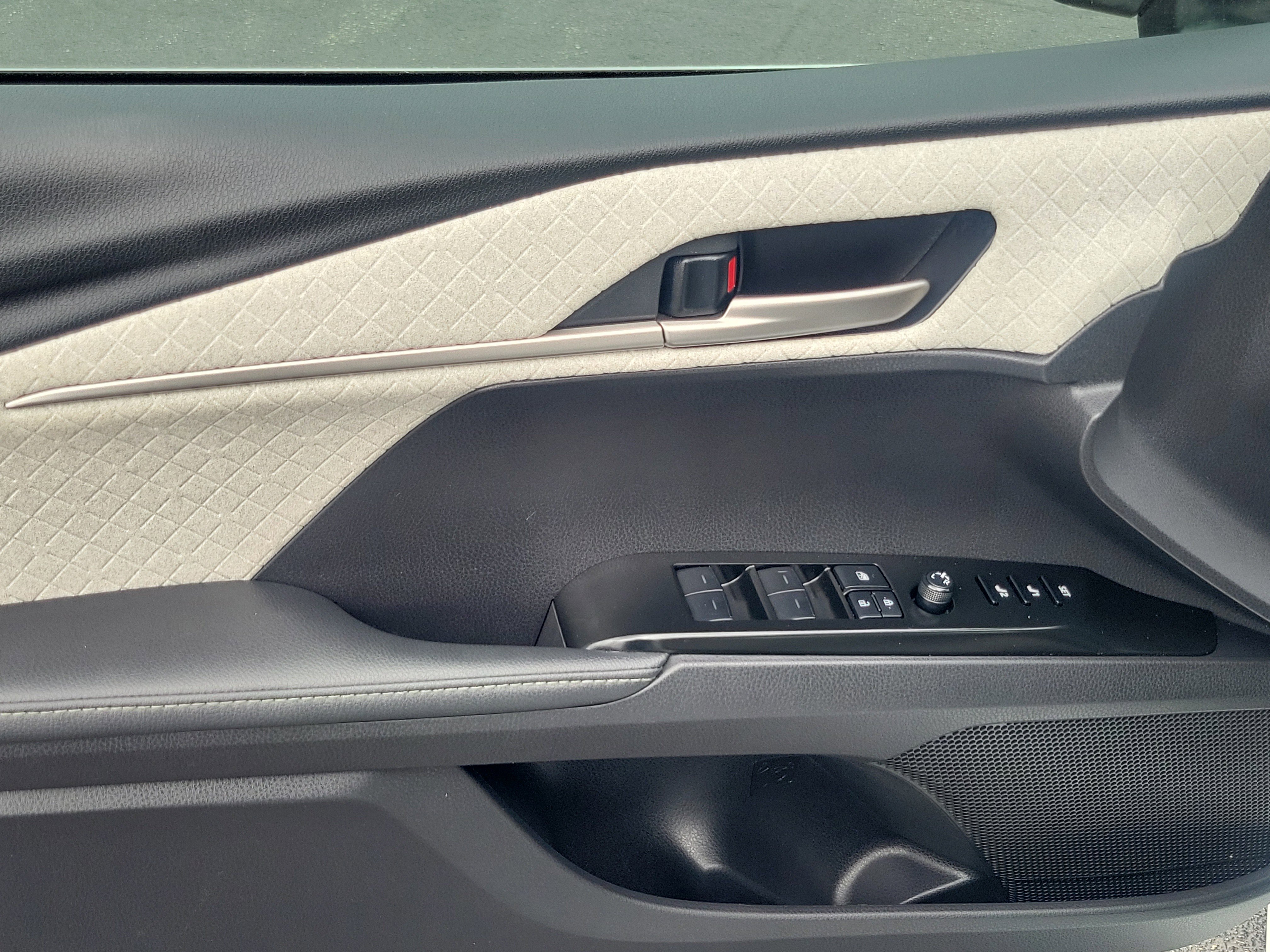 Certified 2025 Toyota Camry XLE w/ Premium Plus Package image 14