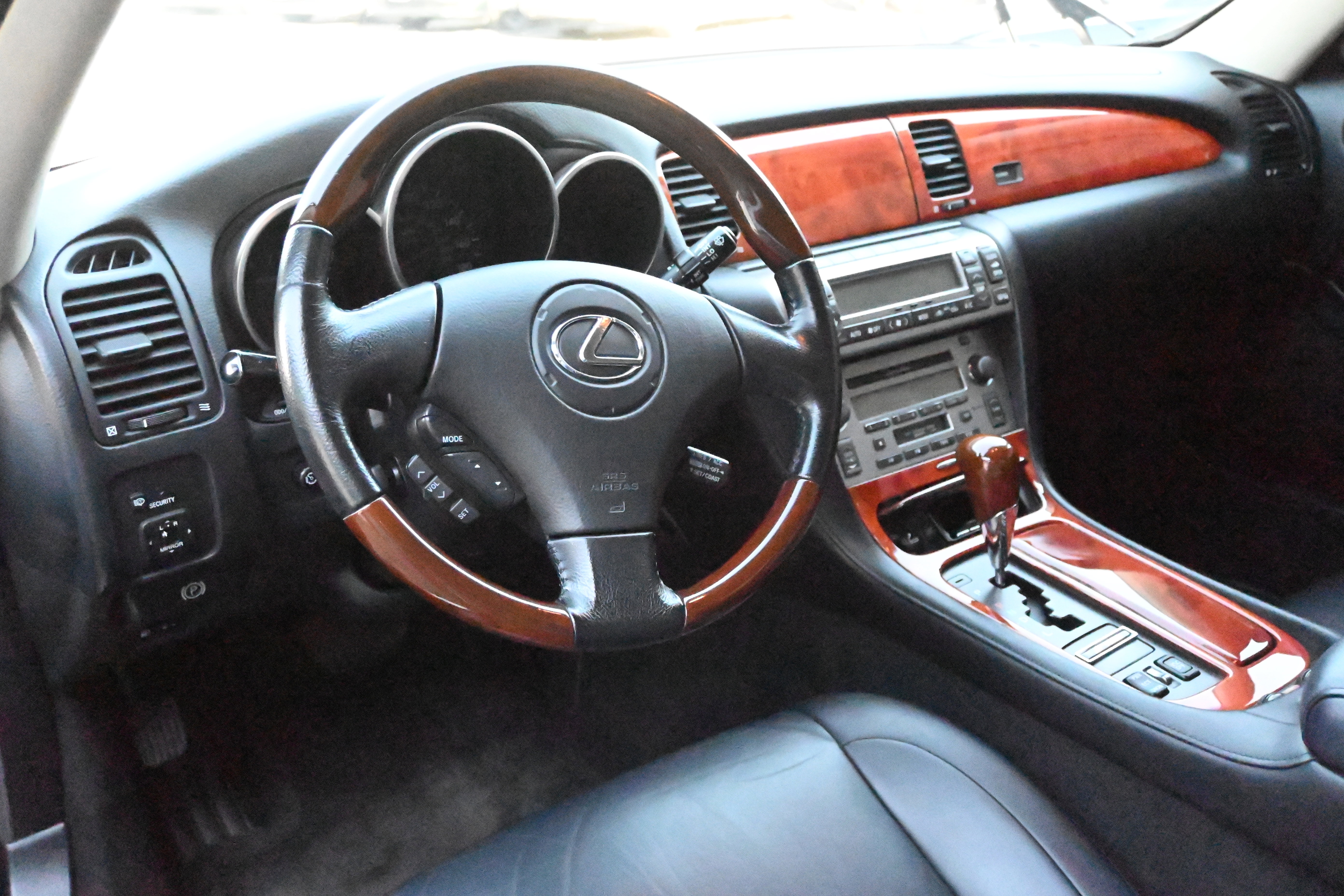 Used 2005 Lexus SC 430 Convertible image 35