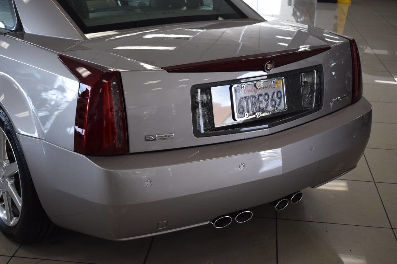 Used 2005 Cadillac XLR image 25