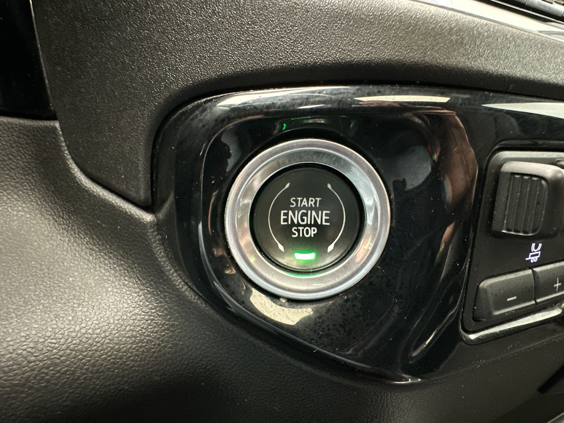 Certified 2024 Chevrolet Silverado 2500 High Country w/ Midnight Edition image 26