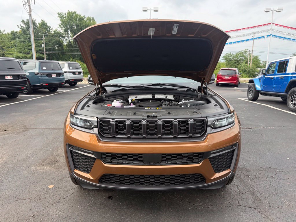 New 2026 Jeep Grand Cherokee Limited w/ Limited Altitude Package AWD/4WD image 56