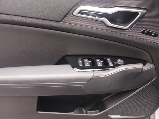 Used 2025 Kia Sportage SX image 28