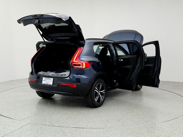 New 2026 Volvo XC40 B5 Core w/ Climate Package image 11