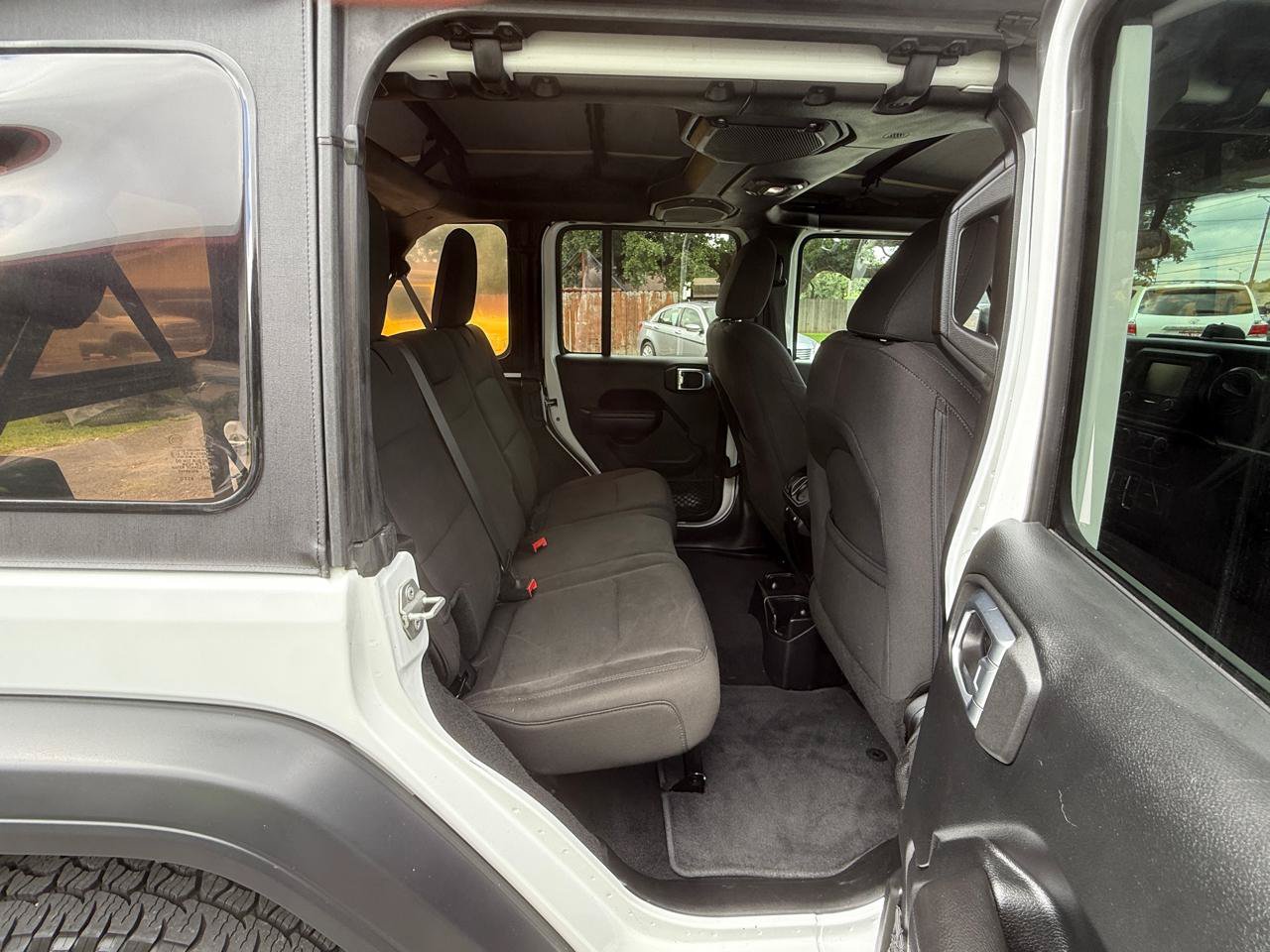 Used 2018 Jeep Wrangler Unlimited Sport S AWD/4WD image 18