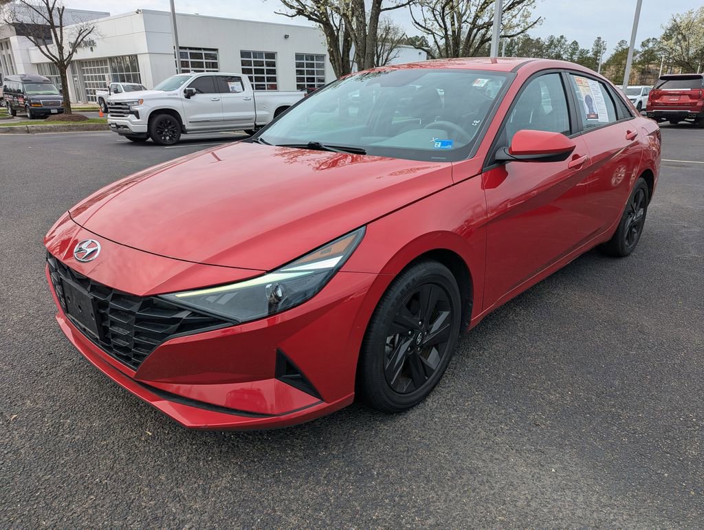 Used 2021 Hyundai Elantra SEL w/ Cargo Package image 4