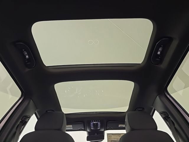 New 2026 Mercedes-Benz GLB 250 4MATIC image 14