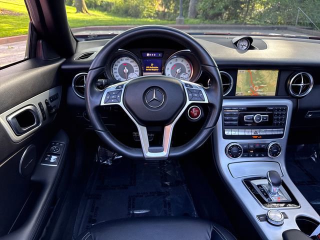 Used 2016 Mercedes-Benz SLK 300 image 13