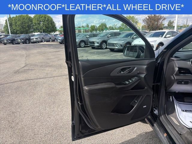Used 2023 Chevrolet Traverse LT AWD/4WD image 23