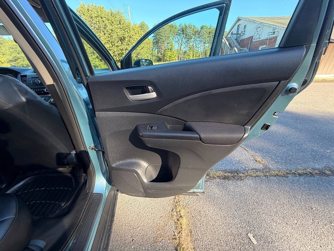 Used 2015 Honda CR-V LX image 17