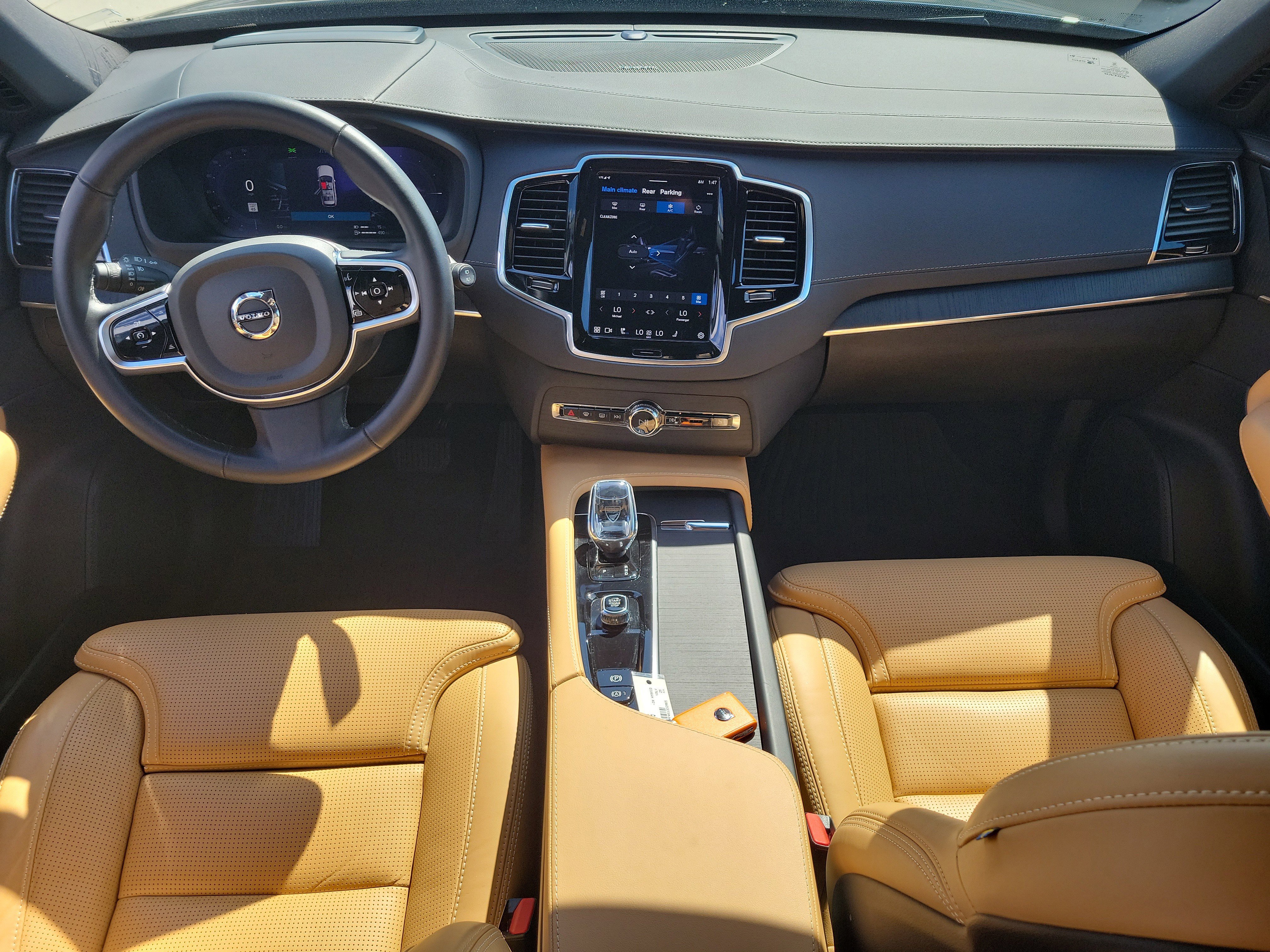 Used 2025 Volvo XC90 T8 Ultra w/ Protection Package Premier image 18