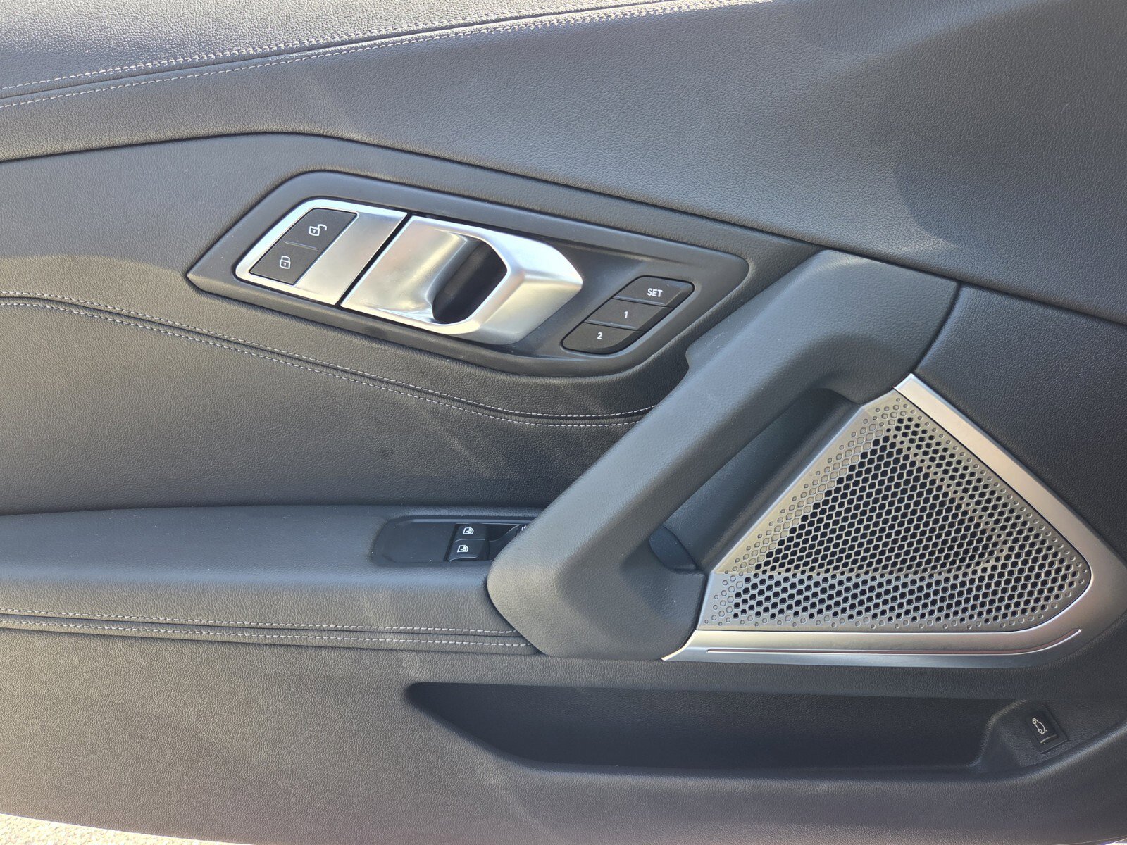 Used 2022 BMW Z4 M40i w/ Premium Package image 18