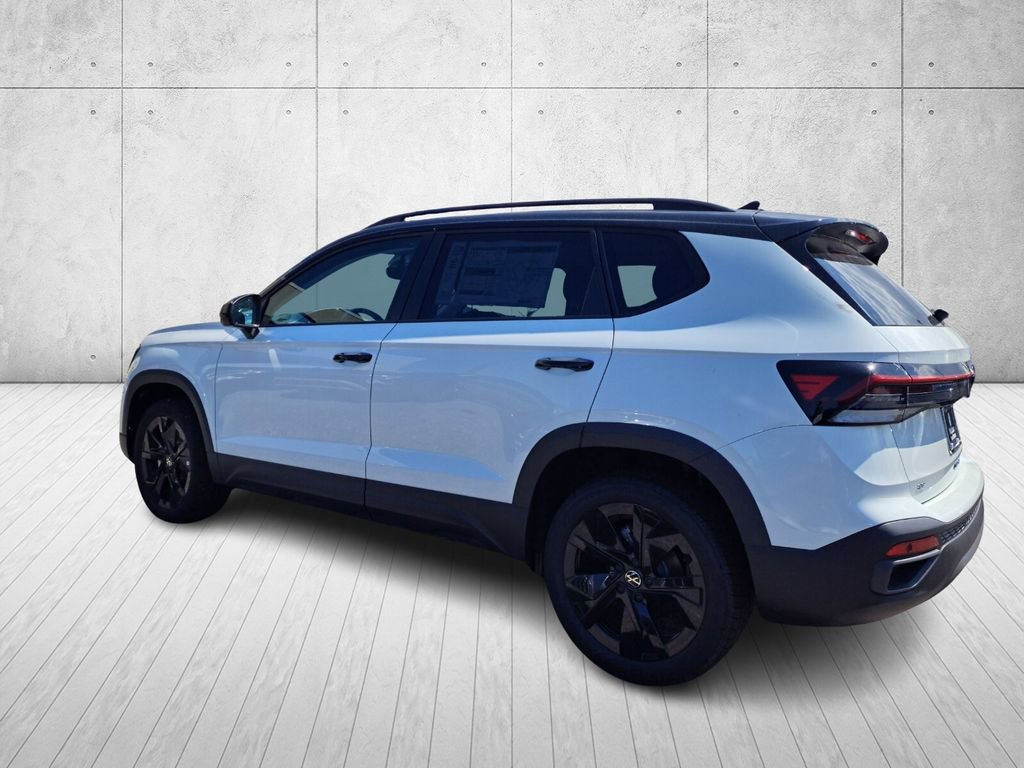 New 2025 Volkswagen Taos SE image 7