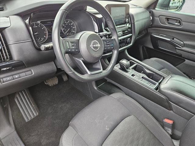 Certified 2024 Nissan Pathfinder SV image 10