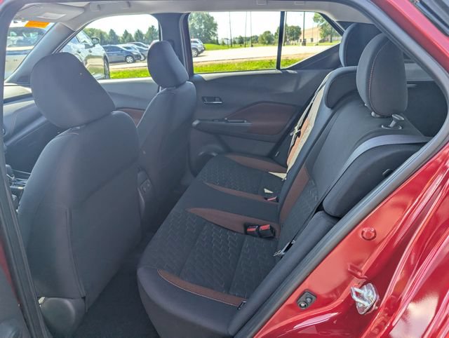 Certified 2023 Nissan Kicks SR FWD image 9