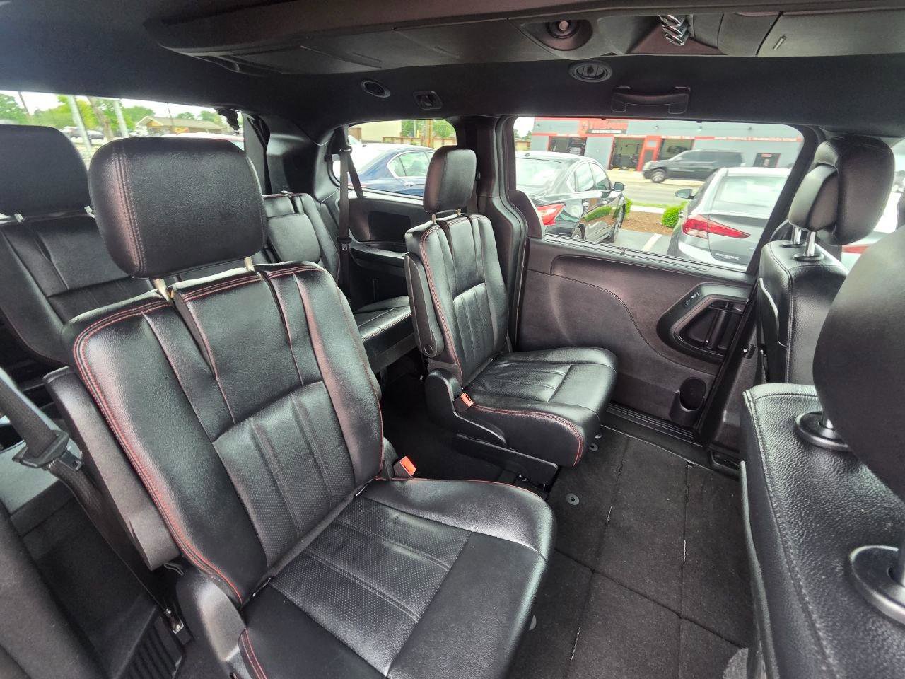 Used 2019 Dodge Grand Caravan GT image 17
