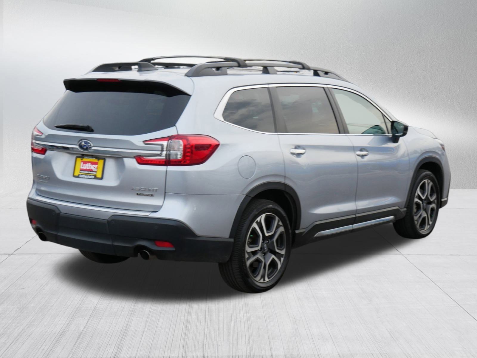 Used 2024 Subaru Ascent Touring image 7