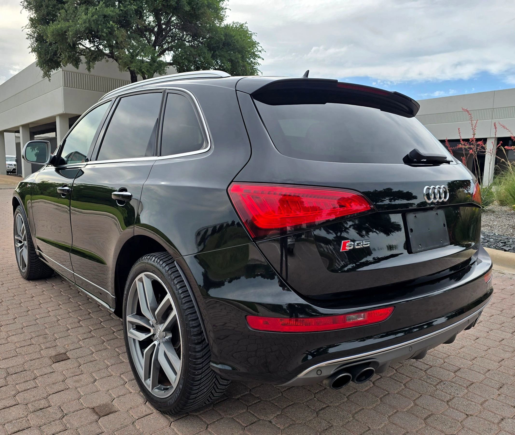 Used 2016 Audi SQ5 Prestige w/ Prestige Package AWD/4WD image 5