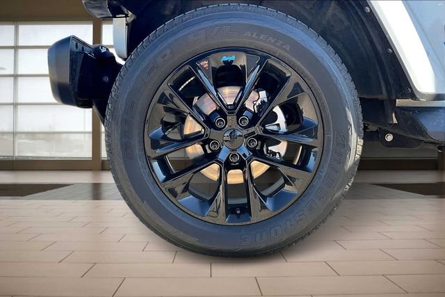 Used 2022 Jeep Wrangler Unlimited Sahara w/ Cold Weather Group image 9