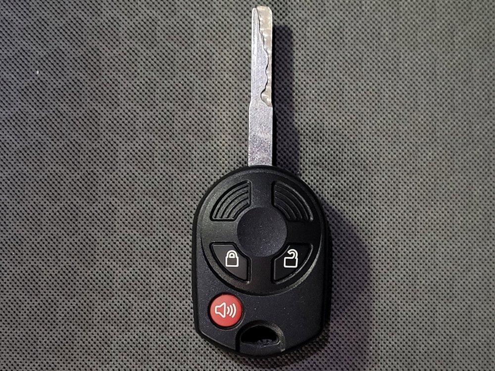 Used 2018 Ford Escape SE w/ SE Sync 3 Package AWD/4WD image 32
