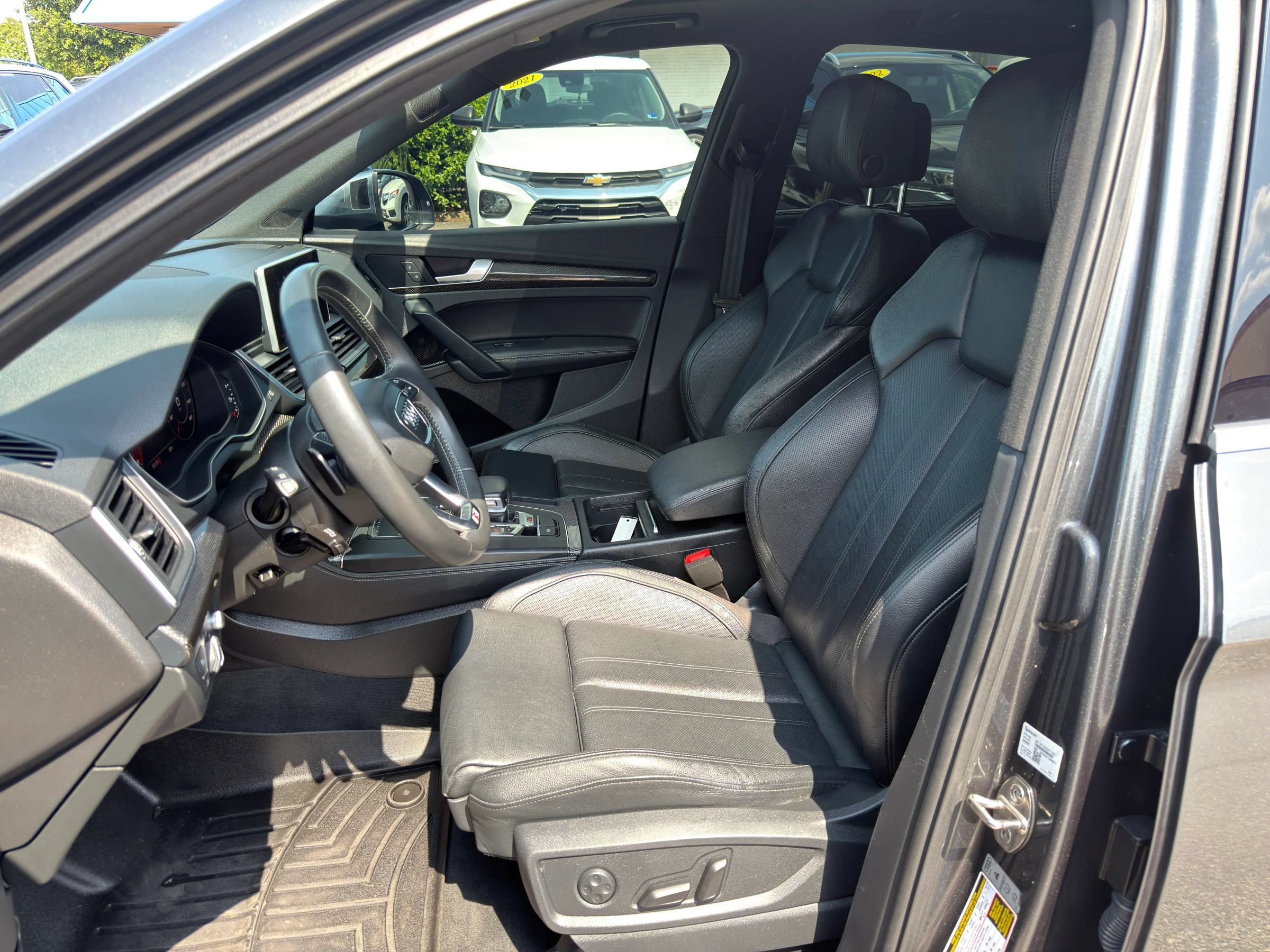 Used 2019 Audi SQ5 Prestige w/ Prestige Package AWD/4WD image 16