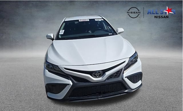 Used 2023 Toyota Camry SE FWD image 1