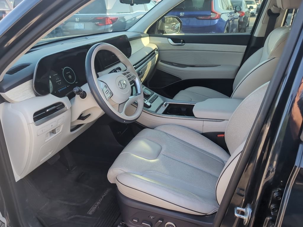 Used 2024 Hyundai Palisade Calligraphy image 13