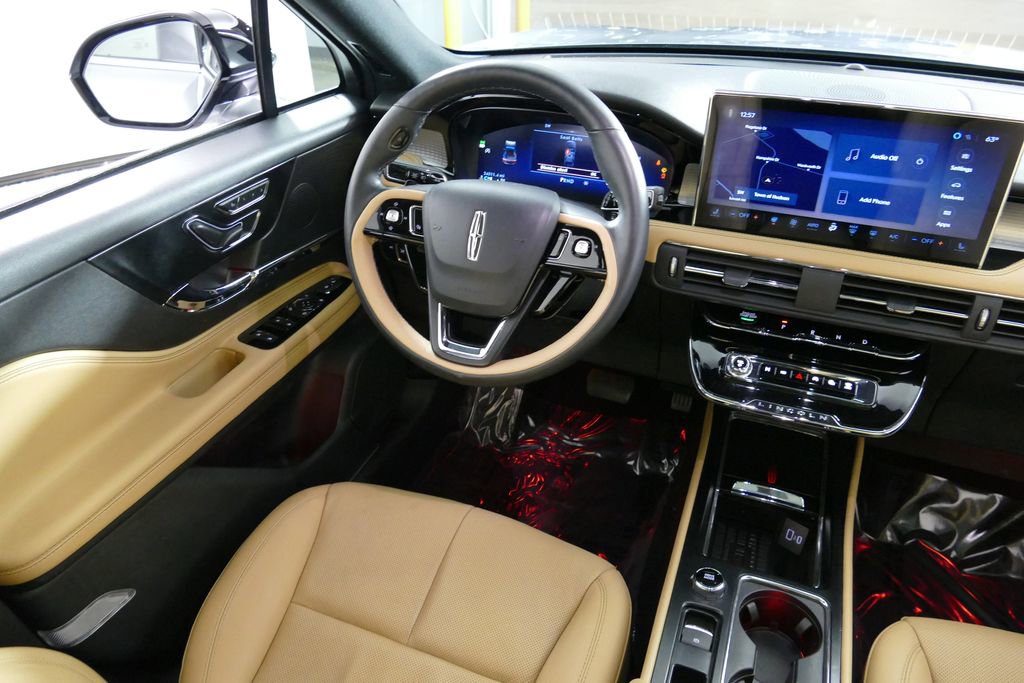 Used 2023 Lincoln Corsair Reserve w/ Equipment Group 201A image 10