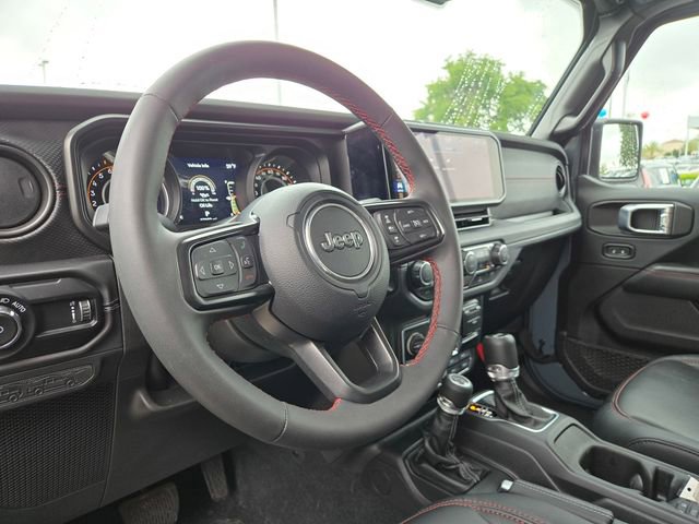 Used 2024 Jeep Wrangler Unlimited Rubicon w/ Technology Group AWD/4WD image 13