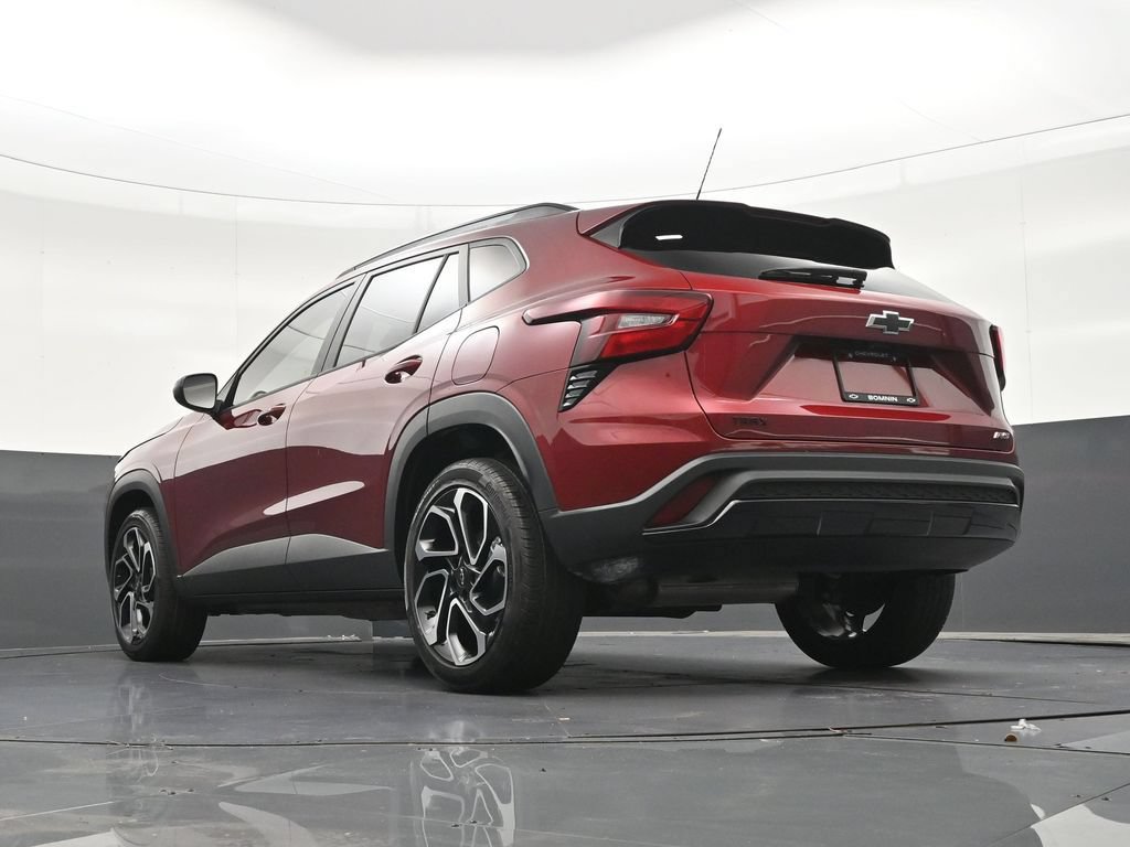 Used 2024 Chevrolet Trax RS FWD image 27