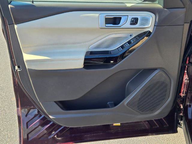 Certified 2023 Ford Explorer Platinum w/ Technology Package AWD/4WD image 25