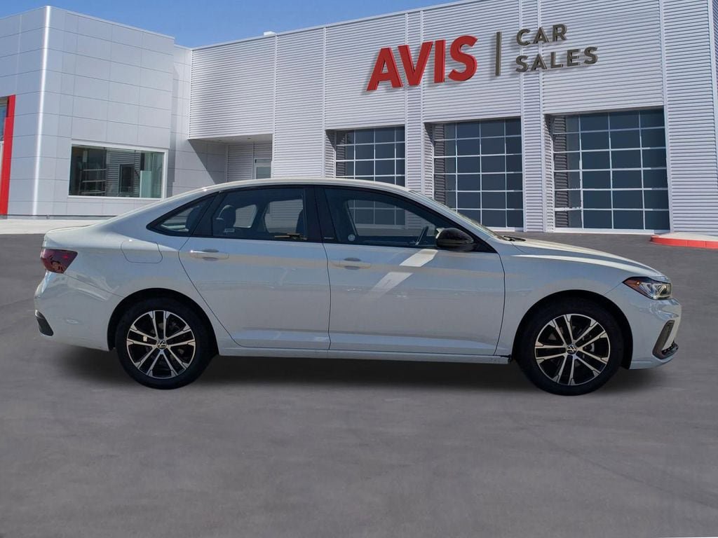 Used 2025 Volkswagen Jetta Sport image 7