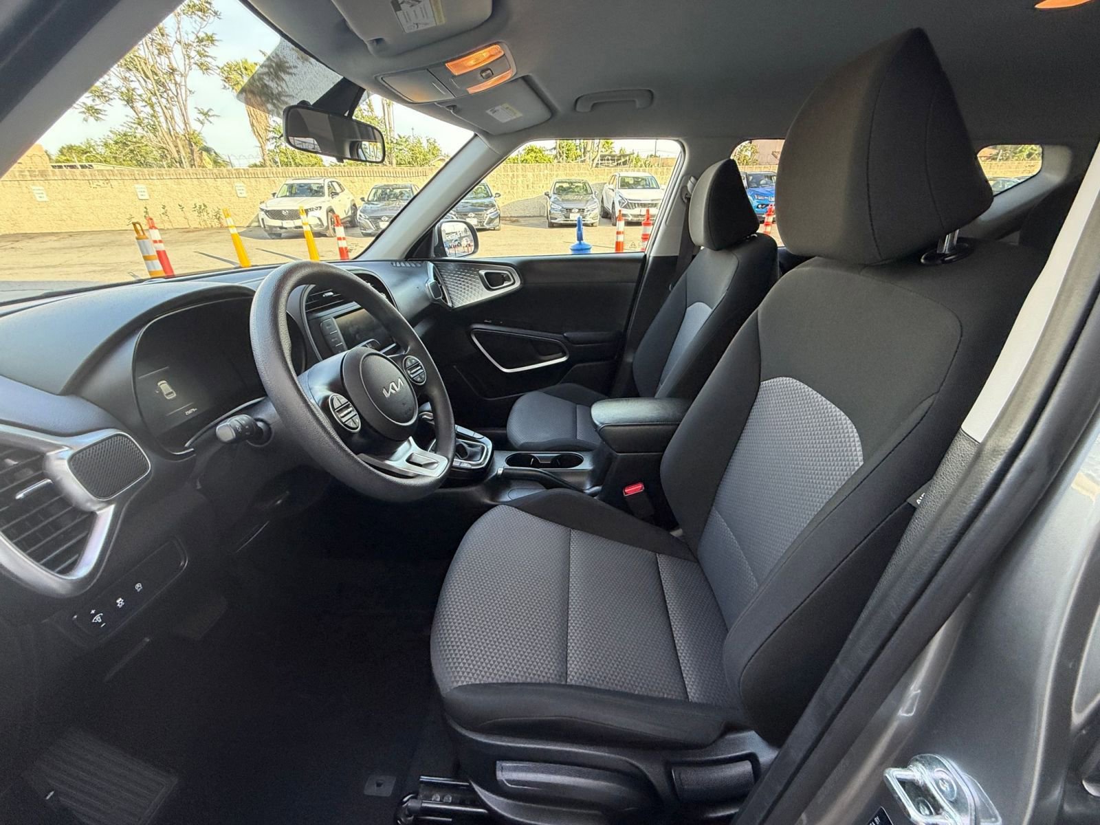 Used 2025 Kia Soul LX w/ LX Technology Package image 24