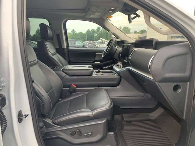 Certified 2025 Ford Expedition Platinum AWD/4WD image 18