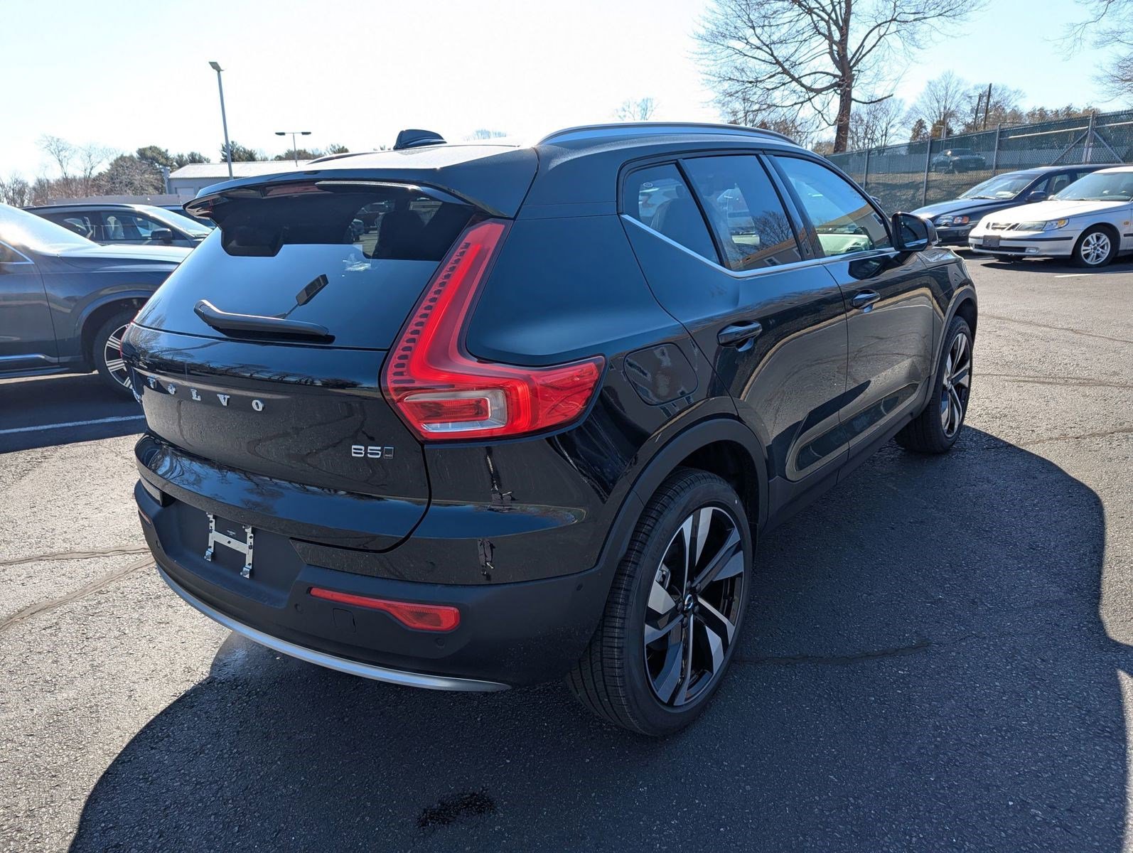 New 2025 Volvo XC40 B5 Plus w/ Protection Package Premier image 4