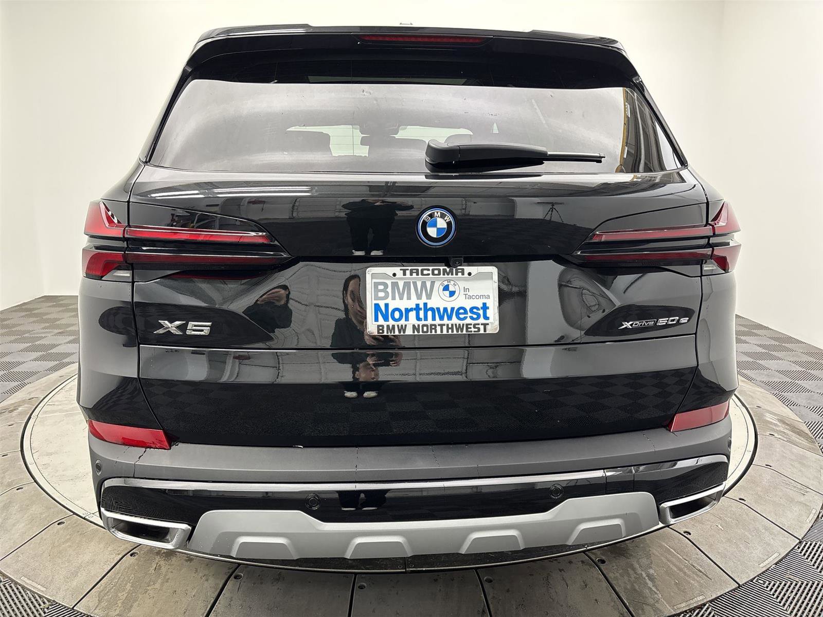 New 2026 BMW X5 xDrive50e w/ Climate Comfort Package image 15
