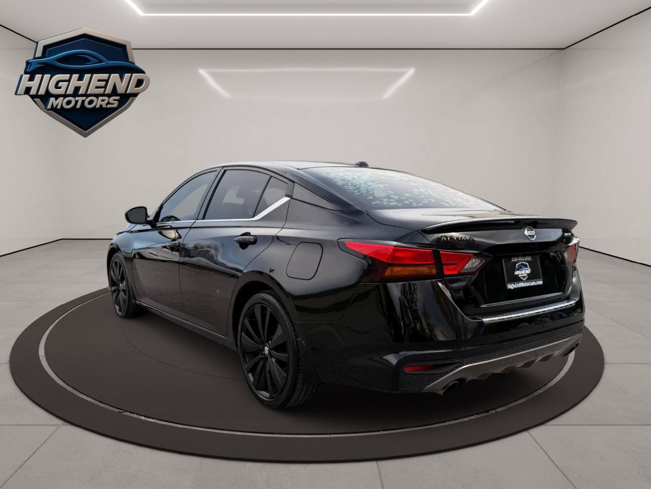 Used 2022 Nissan Altima 2.5 SR w/ Midnight Edition Package FWD image 5