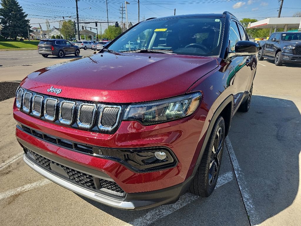 Certified 2022 Jeep Compass Limited AWD/4WD image 6